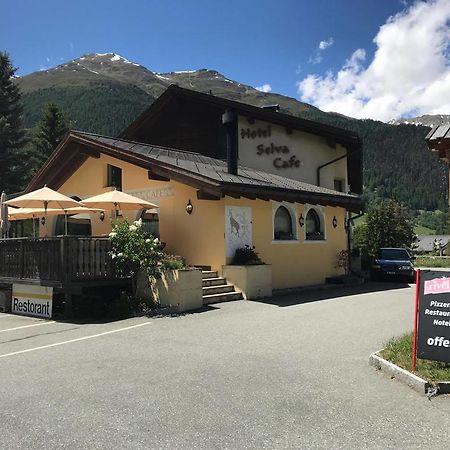 Hotel Pizzeria Selva Zernez Exteriér fotografie