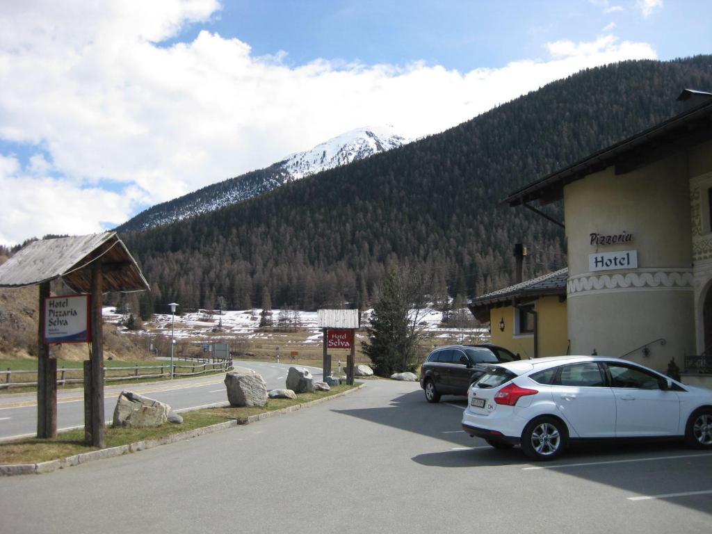 Hotel Pizzeria Selva Zernez Exteriér fotografie