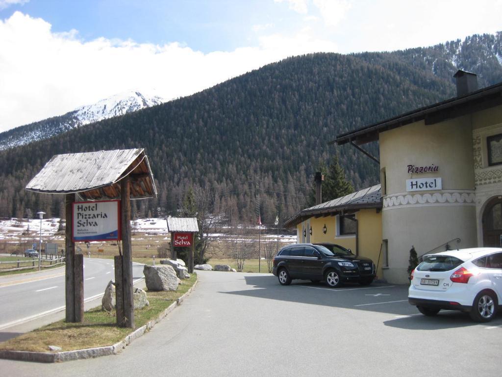 Hotel Pizzeria Selva Zernez Exteriér fotografie
