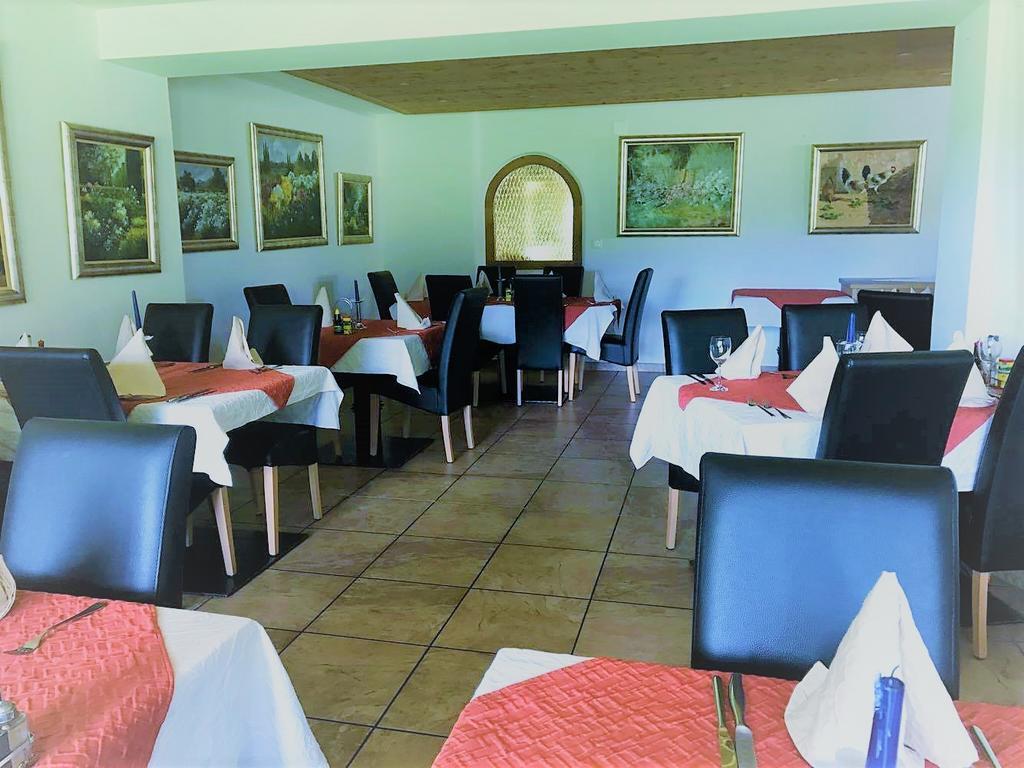 Hotel Pizzeria Selva Zernez Exteriér fotografie