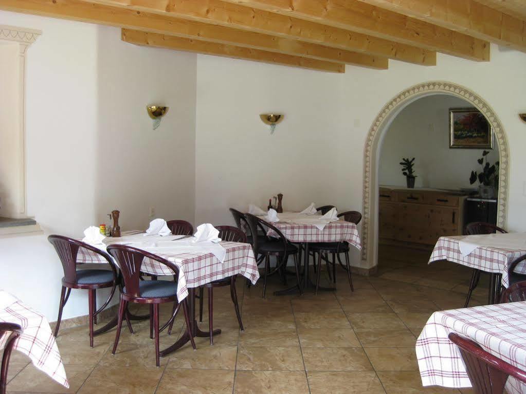 Hotel Pizzeria Selva Zernez Exteriér fotografie