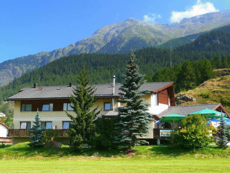 Hotel Pizzeria Selva Zernez Exteriér fotografie